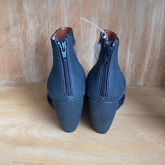 BCBG Navy/Black 9.5 - Picture 3 of 4